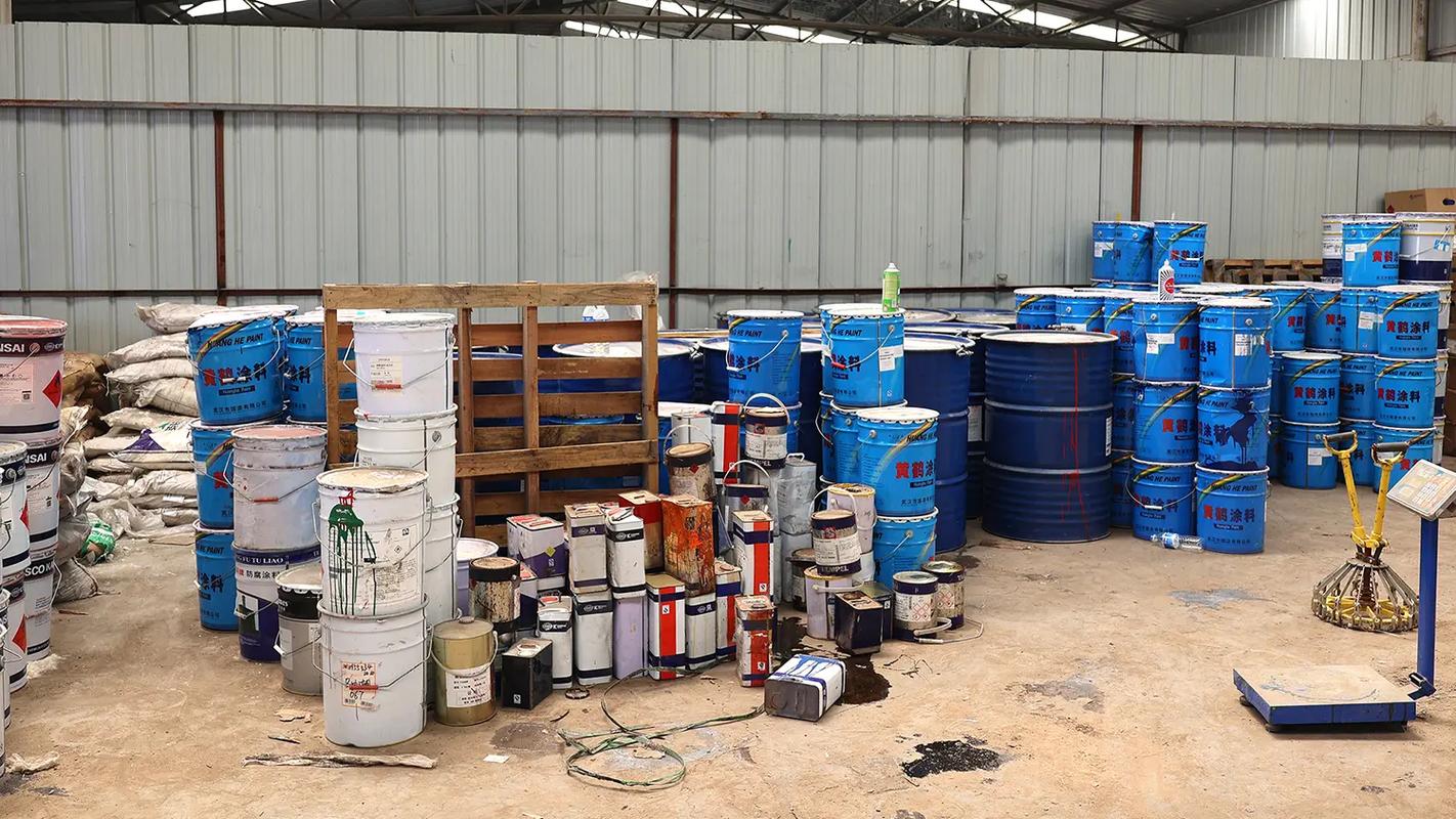 江苏油墨原料回收价格穆雄再生资源正规回收化工回收可以节约资源