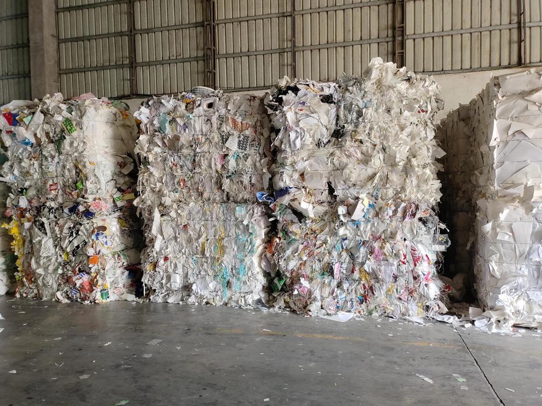 废纸打包站大量求购不干胶废料 再生资源发展的新契机与热线服务